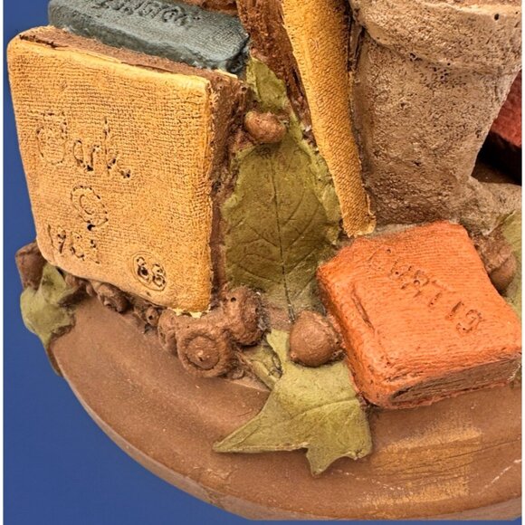 Tom Clark Gnome CURTIS Figurine #88 Books Thinker Pose Scholar College Student - Picture 6 of 7